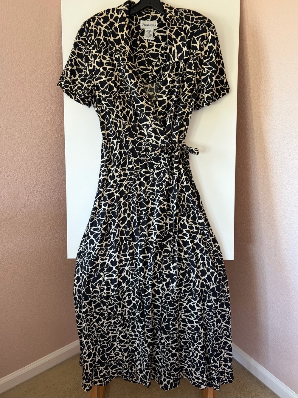 Vintage Ultra Dress NY 100% Rayon Maxi Wrap Dress Giraffe Print Shoulder Pads 10